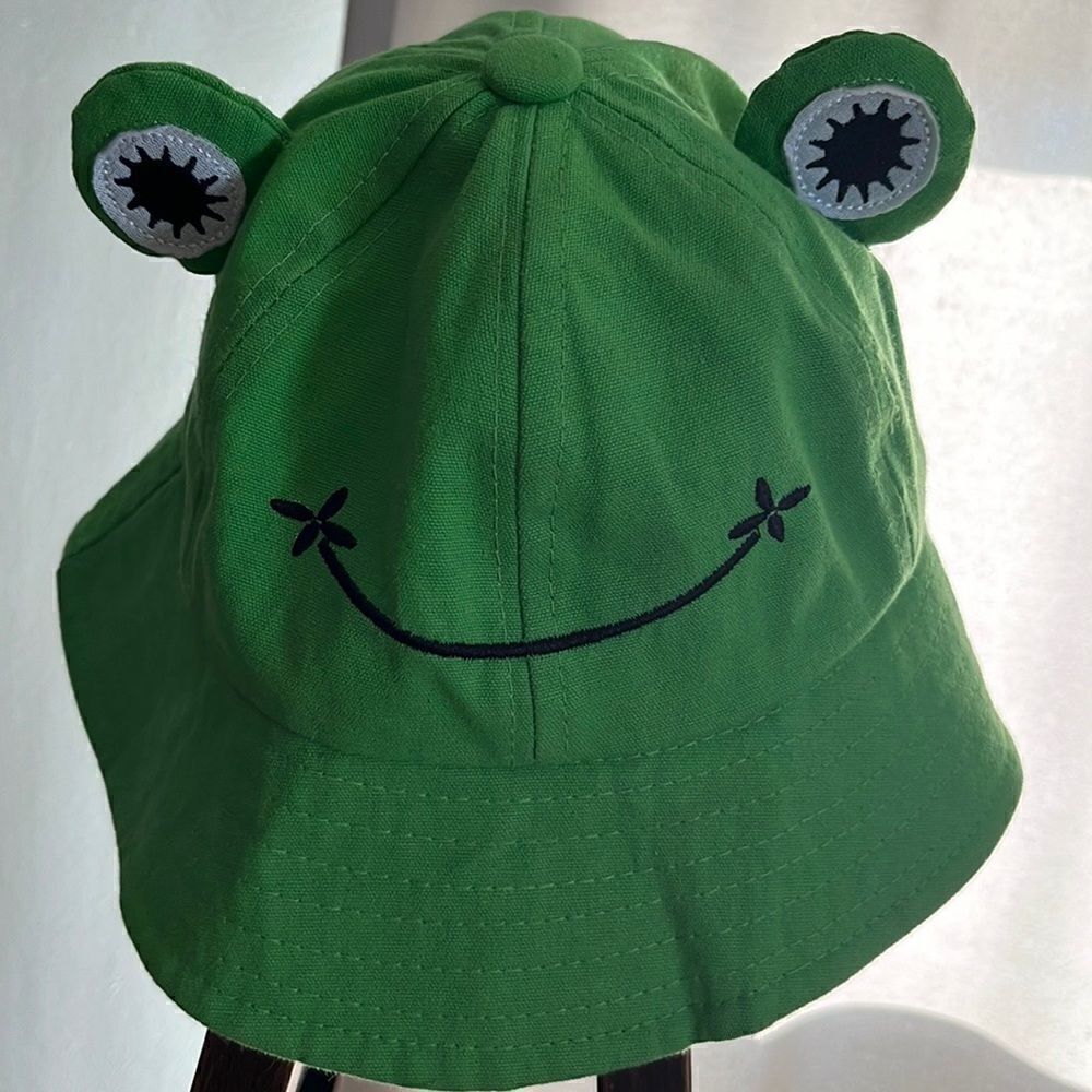 Cute kids like New Green Frog Hat